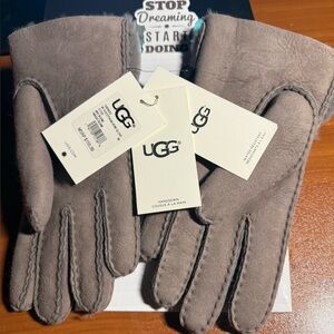 UGG Ladies Taupe Leather Gloves NWT Size M